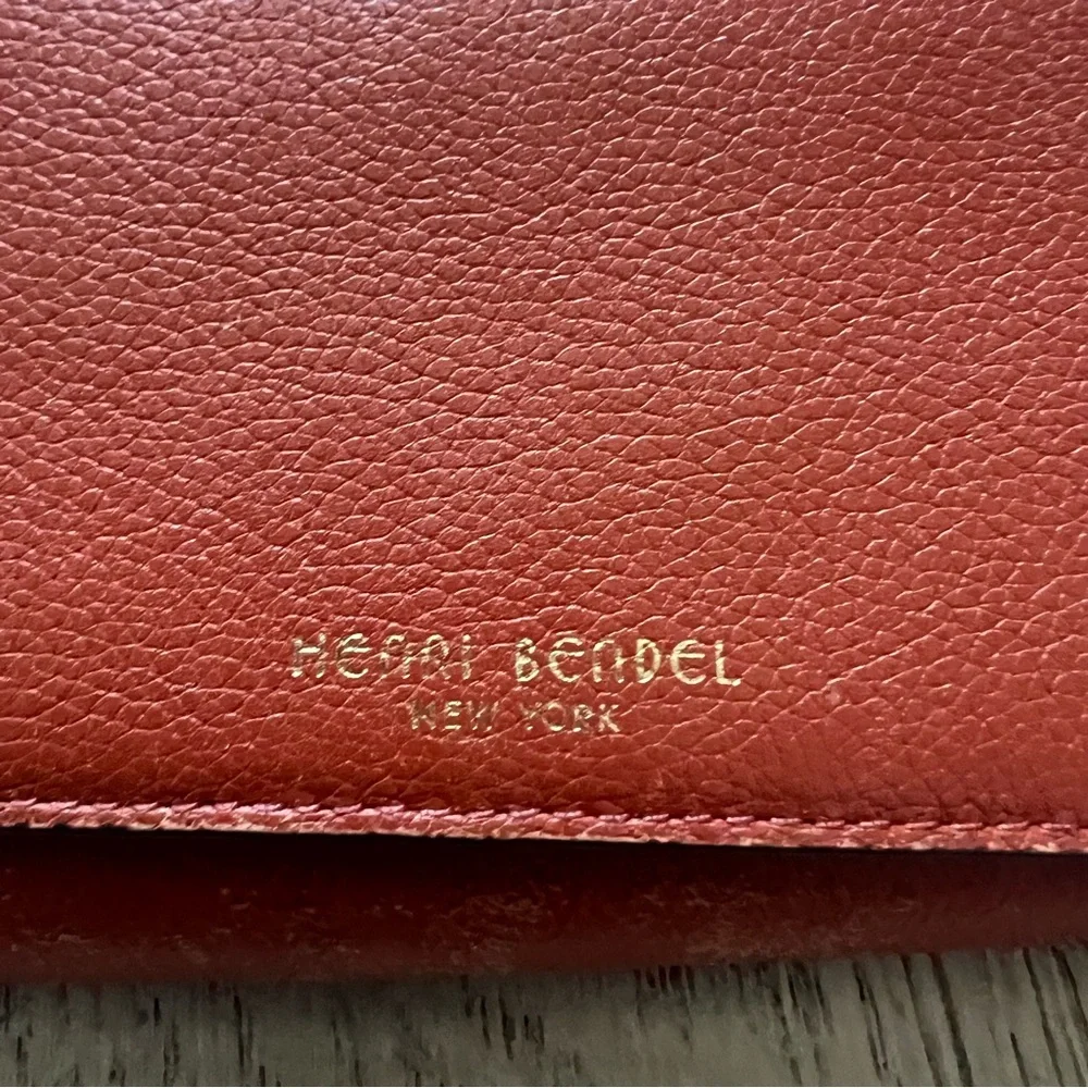 Henri Bendel New York Uptown Out and About Organizer Wallet